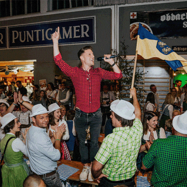 JF Jungfidelen GIF mit wechselnden Bühnenfotos - dekoratives Bild für Termine